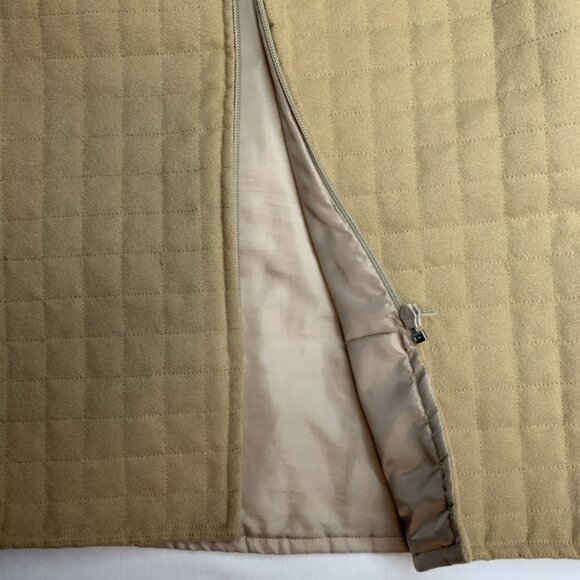 Unique! Ligthweight, Zippered Outdoor Jacket - Picture 6 of 8